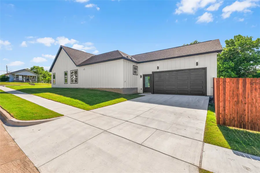3021 Avenue J, Fort Worth, TX 76105 - #2