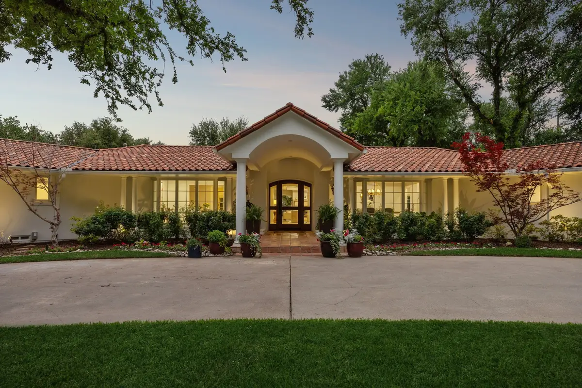 4630 S Lindhurst Avenue, Dallas, TX 75229 - #1
