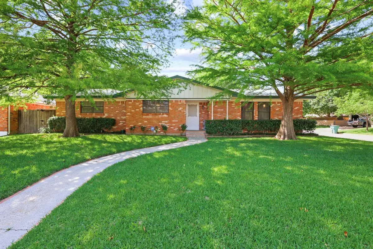 1100 S Idlewild, Sherman, TX 75090 - #1
