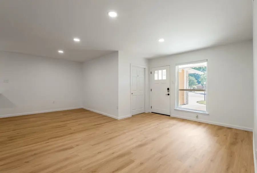 3025 Harvard Street N, Irving, TX 75062 - #3