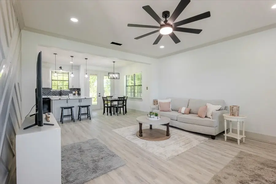 1001 SW 1st Avenue, Mineral Wells, TX 76067 - #3