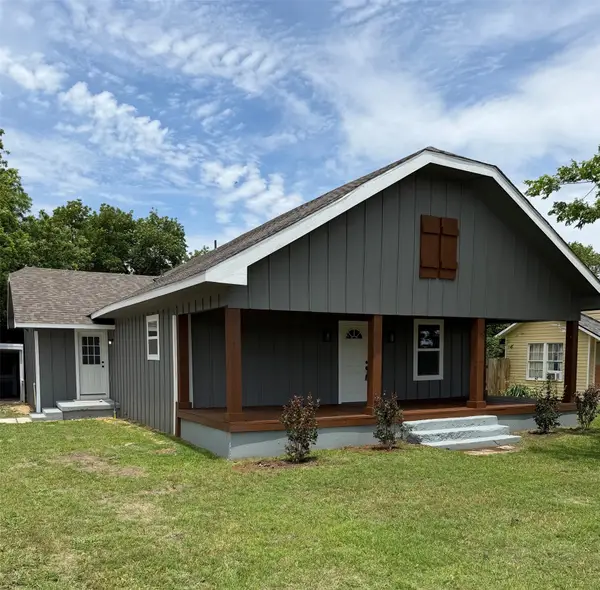 206 W 8th Street, Venus, TX 76084
