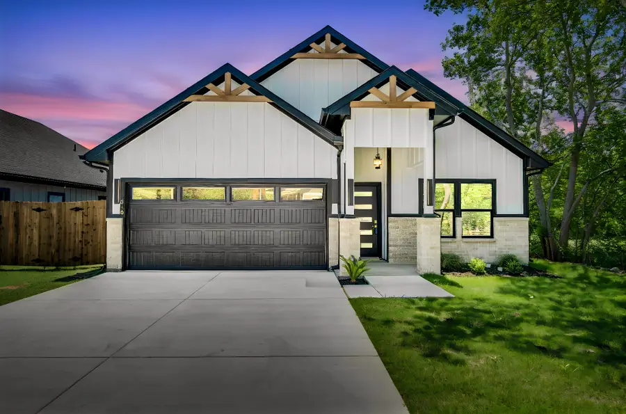 310 Matthew Street, Hillsboro, TX 76645 - #2