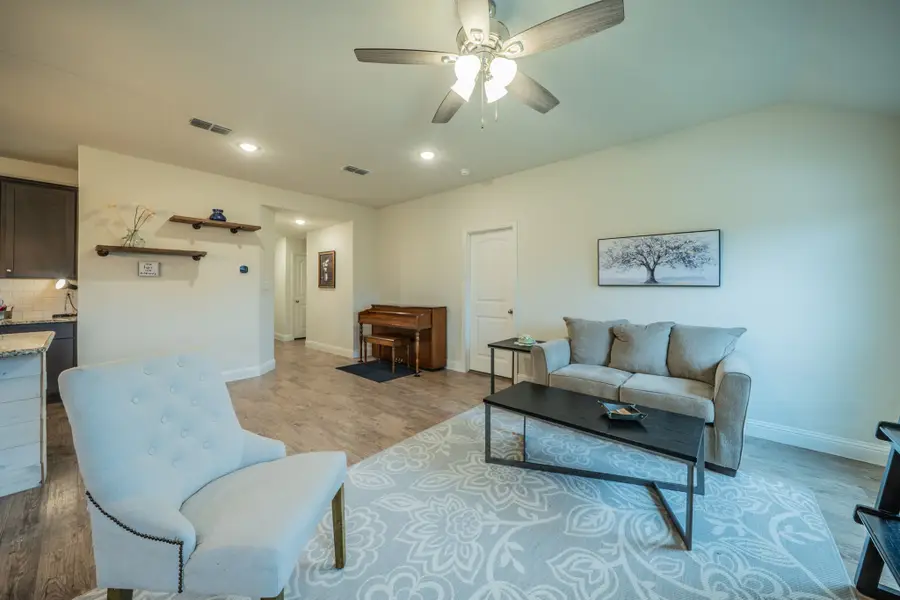 105 Arrowhead Drive, Sanger, TX 76266 - #3