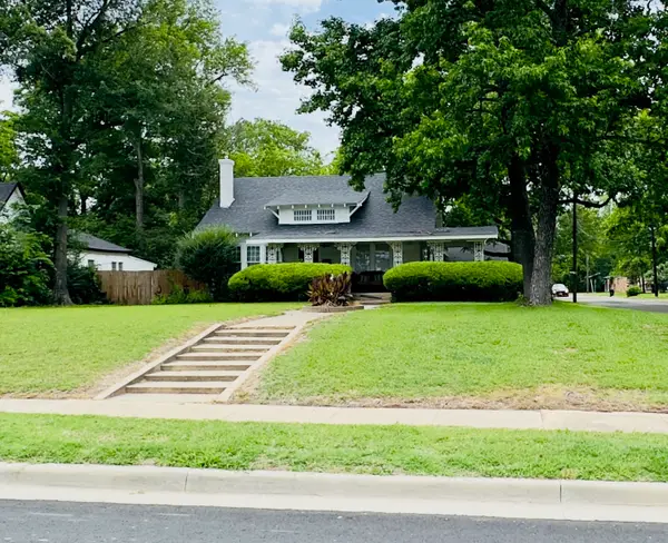 605 Davis Street S, Sulphur Springs, TX 75482