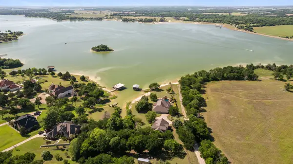 194 Old Howard Road, Waxahachie, TX 75165