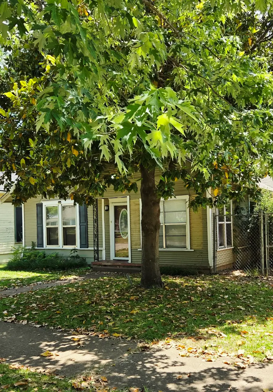 1120 W Main Street, Denison, TX 75020 - #2