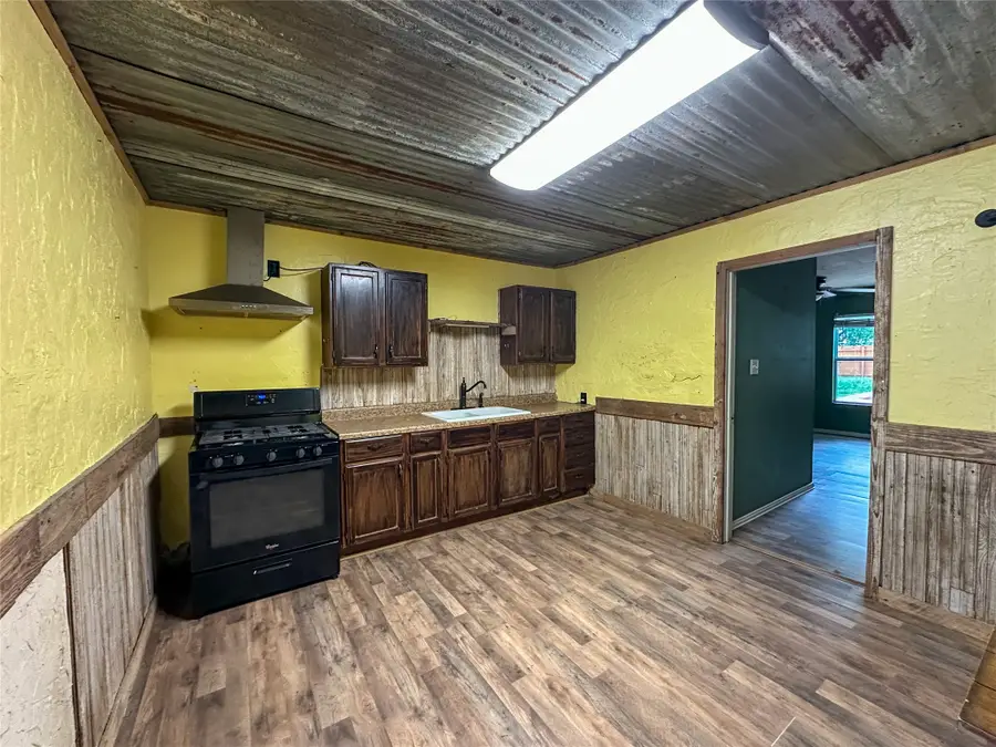 606 Lilly Street, Cleburne, TX 76033 - #3