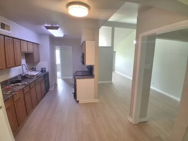 3221 Ridgeview Circle, Irving, TX 75062 - #3