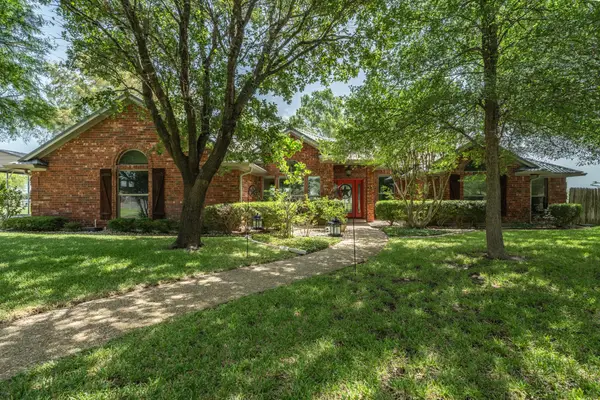 716 Retoma Park Drive, Robinson, TX 76706