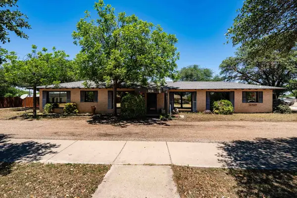 514 W Lake Drive, Hamlin, TX 79520
