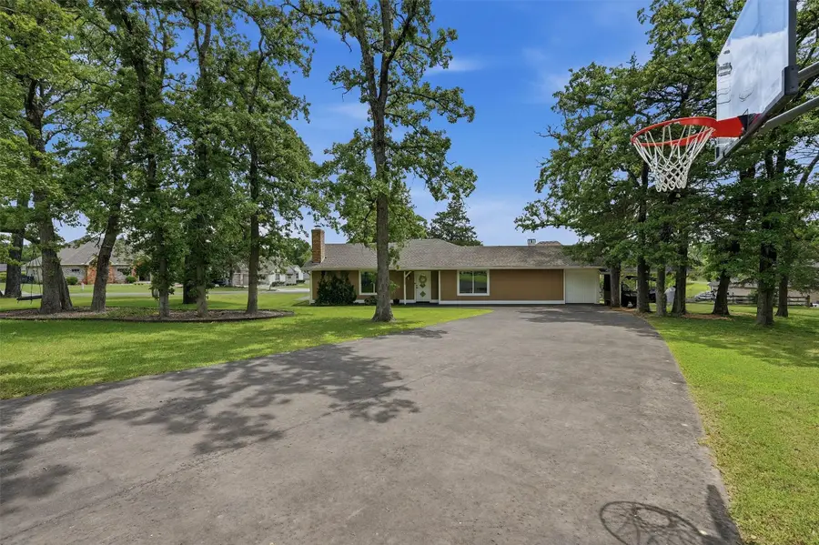 100 Cayuga Cove, Lake Kiowa, TX 76240 - #2