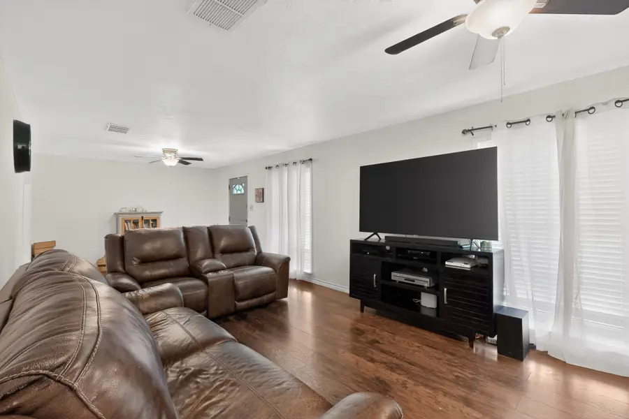 8927 Beckley View Avenue, Dallas, TX 75232 - #2