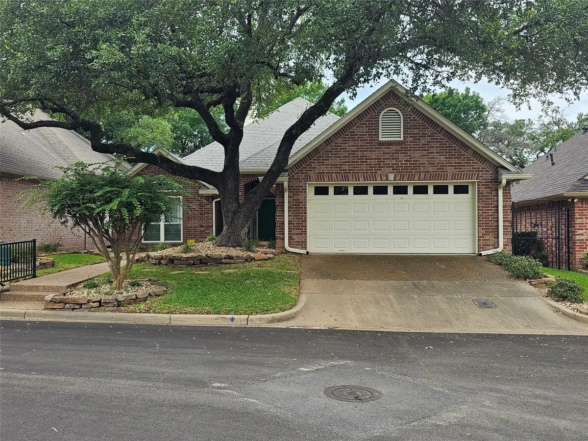 109 Kingston Drive, Woodway, TX 76712 - #1