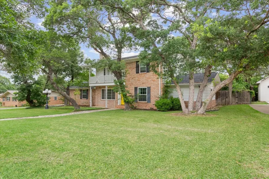 425 White Hall Road, Woodway, TX 76712 - #3