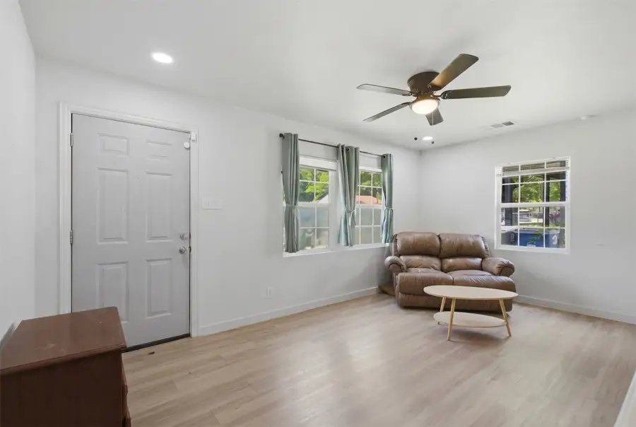 4410 S Ewing Avenue, Dallas, TX 75216 - #3