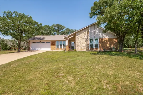 211 Willow Creek Court, Mansfield, TX 76063