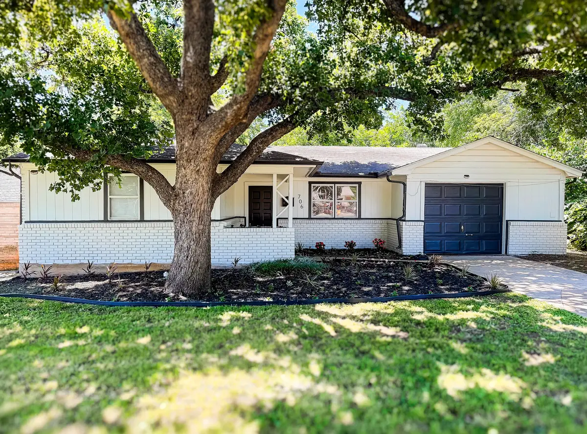 706 Henslee Drive, Euless, TX 76040 - #1