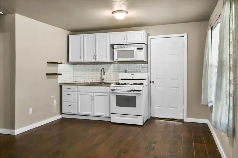 1110 S 24th Street, Temple, TX 76501 - #2
