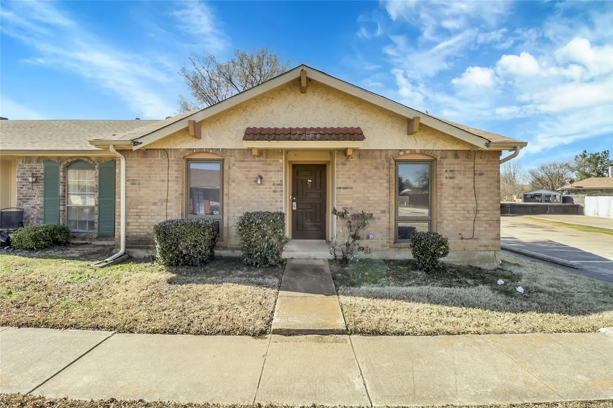44 E Mountain Creek Drive, Grand Prairie, TX 75052 - #1