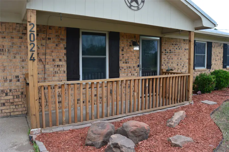 2024 Walker Street, Granbury, TX 76048 - #2