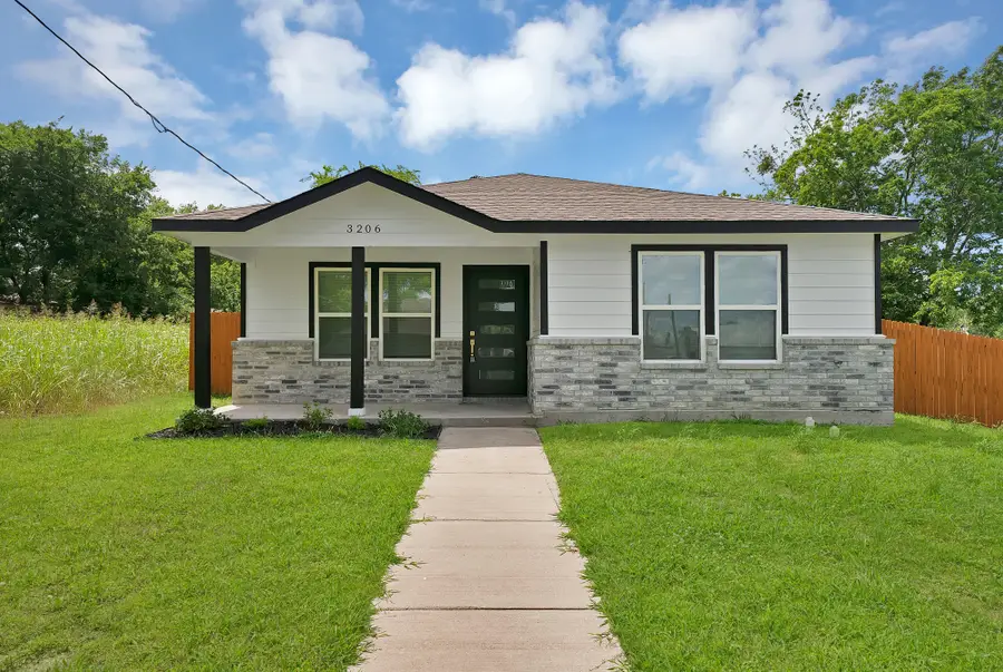 3206 Roberts Street, Greenville, TX 75401 - #3