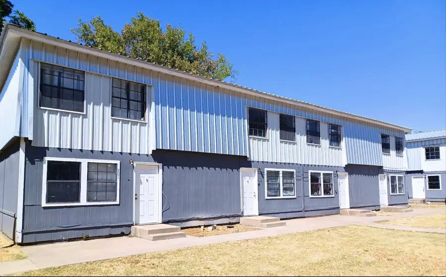 208 N Church Street, Hillsboro, TX 76645 - #3