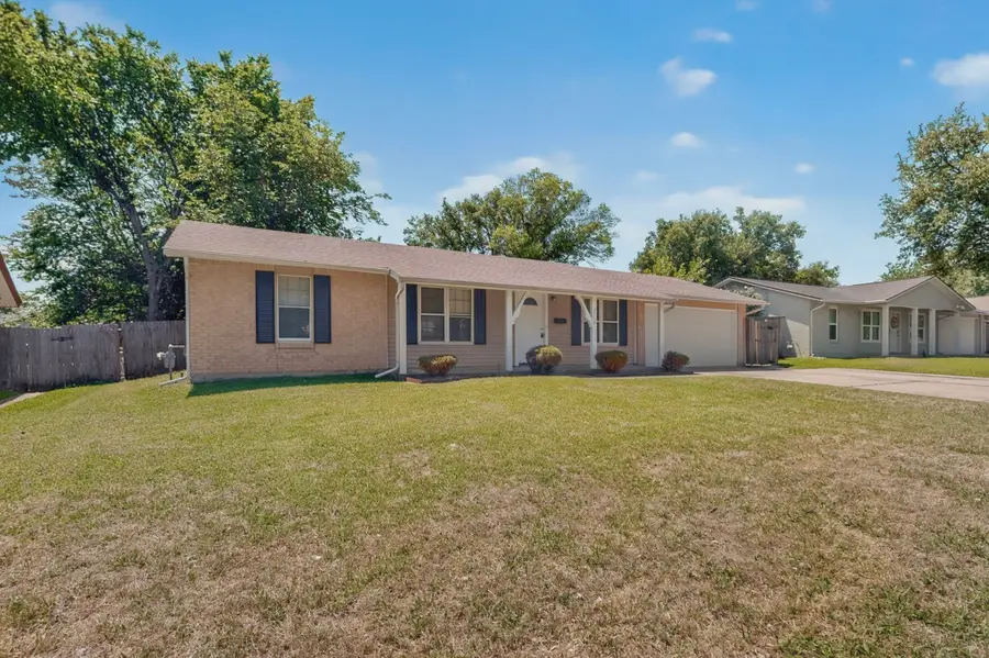 2718 Wesleyan Drive, Irving, TX 75062 - #2