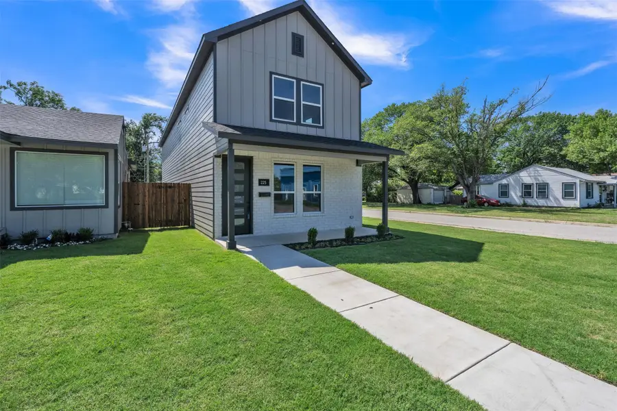 225 Nw 16th Street, Grand Prairie, TX 75050 - #3