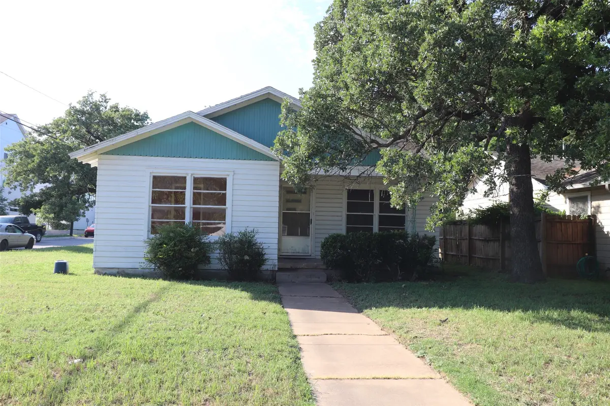 431 W Collins Street, Stephenville, TX 76401 - #1