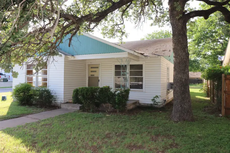 431 W Collins Street, Stephenville, TX 76401 - #2