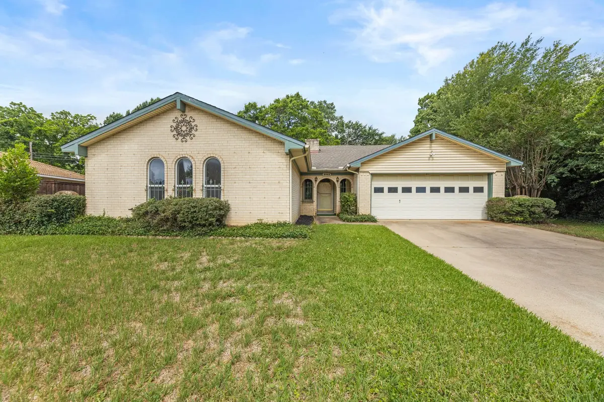 2502 Ashbury Drive, Arlington, TX 76015 - #1