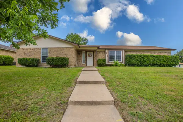 329 Alamosa Drive, Hewitt, TX 76643
