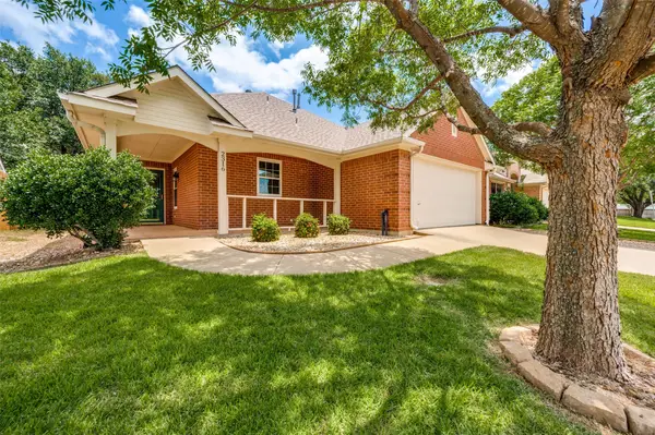 2316 Clermont Lane, Denton, TX 76205