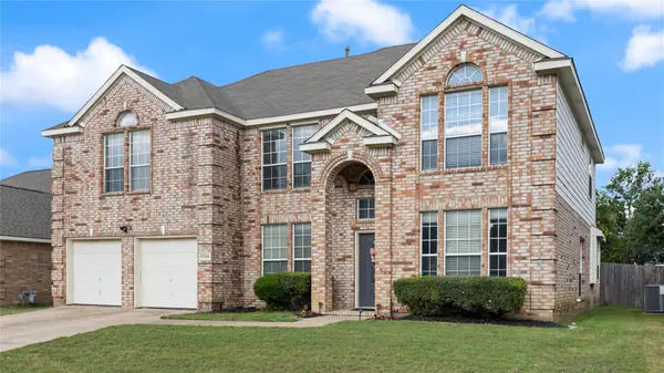 7724 Brook Meadow Lane, Fort Worth, TX 76133