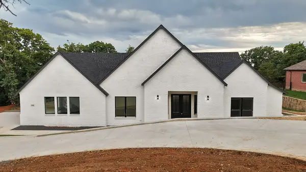 1405 Apache Court, Joshua, TX 76058