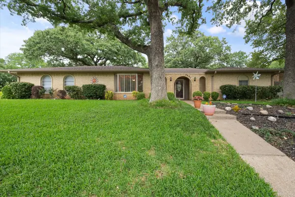 2801 Valparaiso Trail, Arlington, TX 76017