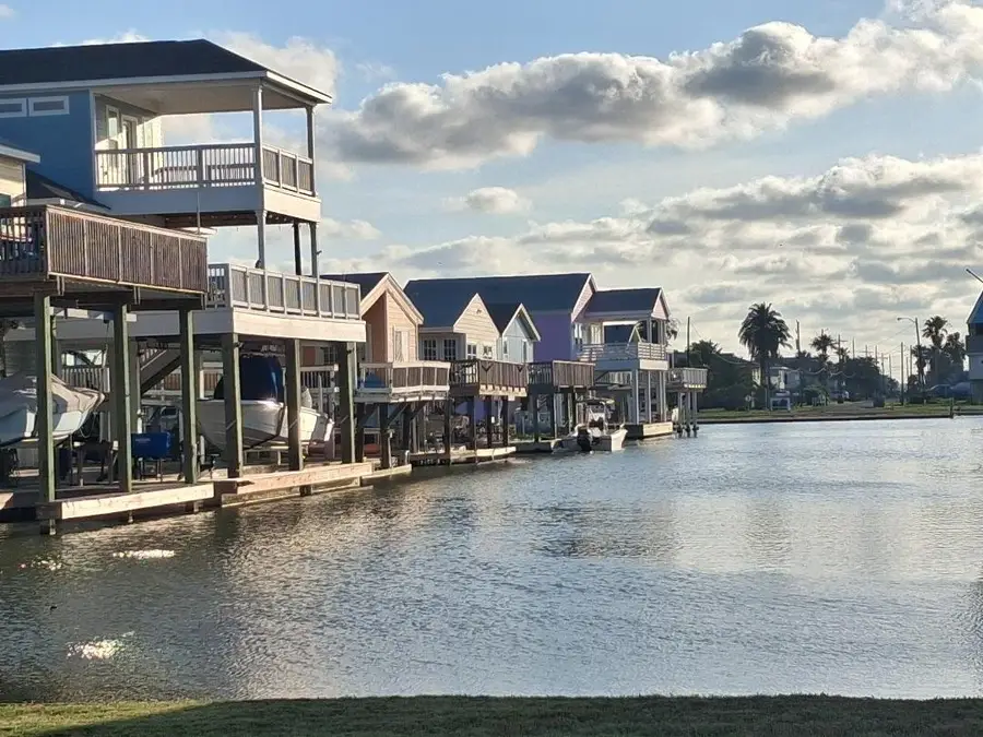 16715 Tahiti Way, Jamaica Beach, TX 77554 - #2