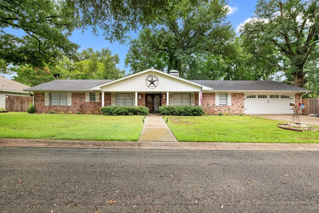 725 W Blair St, Mineola, TX 75773 - #1