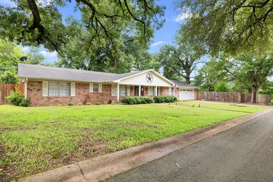 725 W Blair St, Mineola, TX 75773 - #3