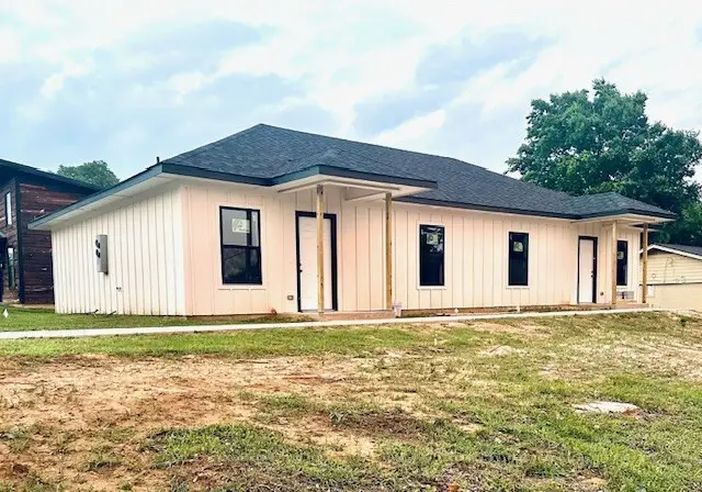 1235 E Houston Street Ne, Paris, TX 75460 - #1