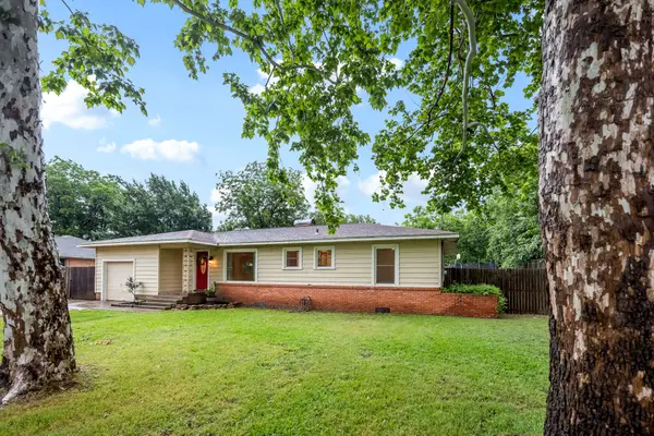421 S 1st Street, Krum, TX 76249