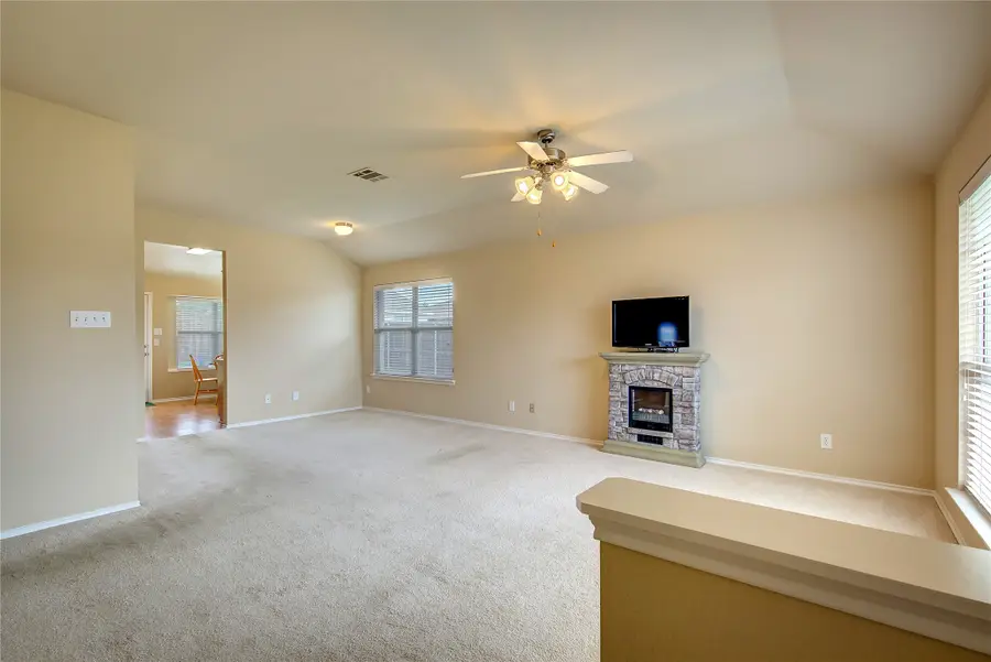 231 Willow Creek Lane, Terrell, TX 75160 - #2