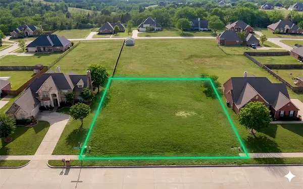 2424 Sweeping Meadows Lane, Cedar Hill, TX 75104