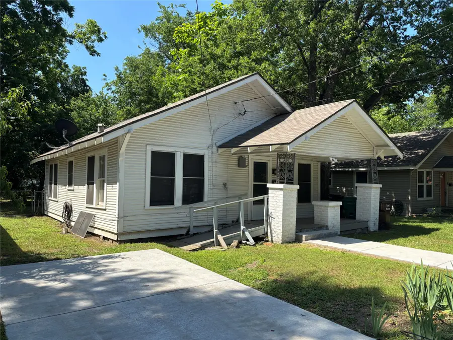 327 Egan Street, Denton, TX 76201 - #2