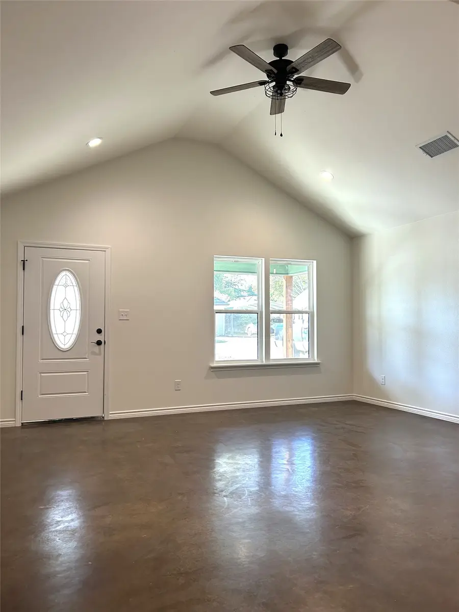 405 S 6th Street, Grandview, TX 76050 - #2