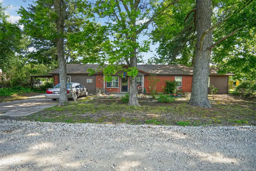 615 W North Street, Blossom, TX 75416 - #2
