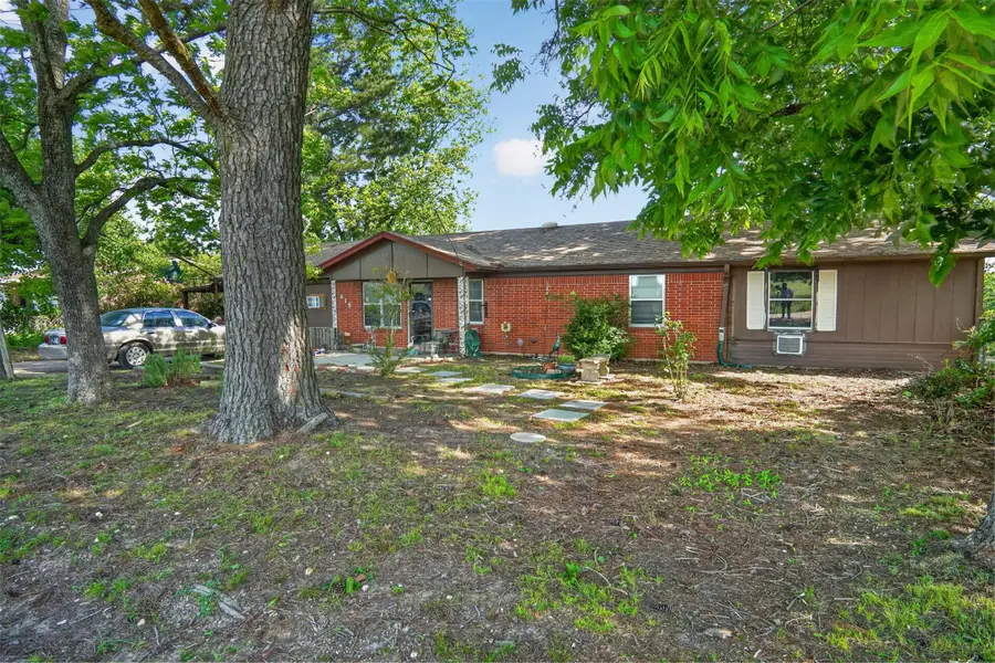 615 W North Street, Blossom, TX 75416 - #3