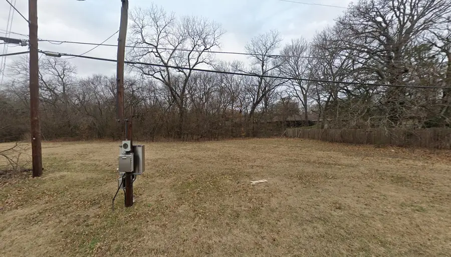 1801 W Lamberth Road, Sherman, TX 75092 - #2