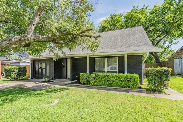 3214 Ridgeview Circle, Irving, TX 75062